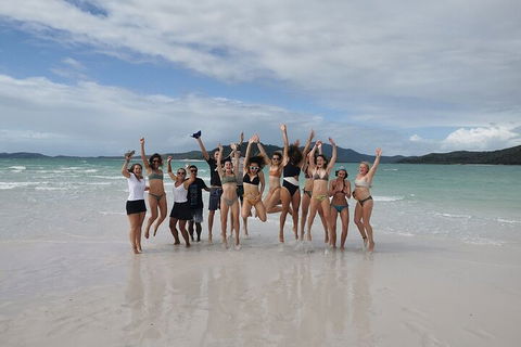 2-Night Whitsundays Sailing Cruise Incl. Whitehaven Beach & Great Barrier Reef - Restaurant Guide 4