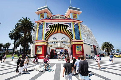 Private Full Day Melbourne City Tour with local guide