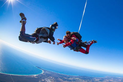 Byron Bay Tandem Sky Dive - Restaurant Guide 0