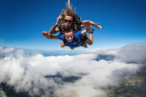 Reef And Rainforest Tandem Sky Dive In Cairns - Restaurant Guide 0