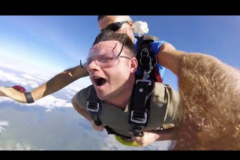 Reef And Rainforest Tandem Sky Dive In Cairns - Restaurant Guide 1