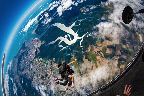 Reef And Rainforest Tandem Sky Dive In Cairns - Restaurant Guide 5