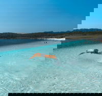 Lake McKenzie Full-Day Tour with Lunch from Hervey Bay - Restaurant Guide