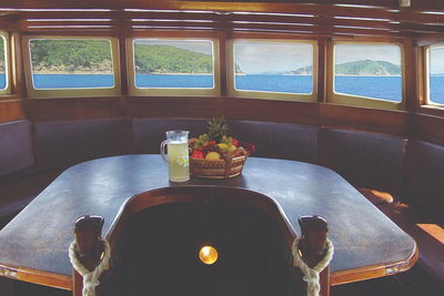 2 Night Whitsunday Islands Cruise on New Horizon from Airlie Beach