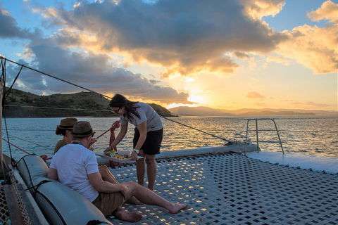 Sunset Sail In The Whitsundays - Restaurant Guide 2