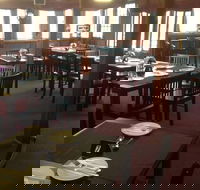 Adelaide Hills Tour with River Murray 3 Hour Lunch Cruise - Restaurant Guide