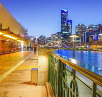 Melbourne By Night - Restaurant Guide