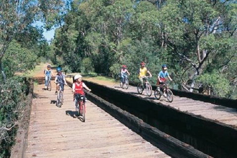 Perth Hills - Wildlife, Art & Gastronomy - Restaurant Guide 2