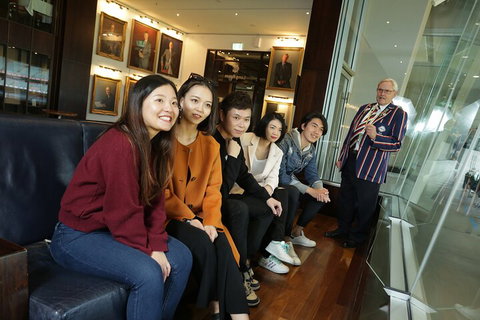Sports Tour Of Melbourne With MCG Tour And Australian Sports Museum Access - Restaurant Guide 0