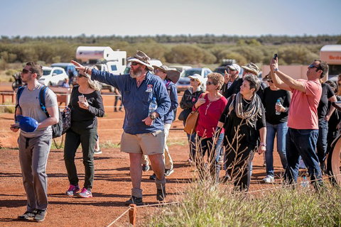 Ayers Rock Day Trip From Alice Springs Including Uluru, Kata Tjuta And Sunset BBQ Dinner - Restaurant Guide 1